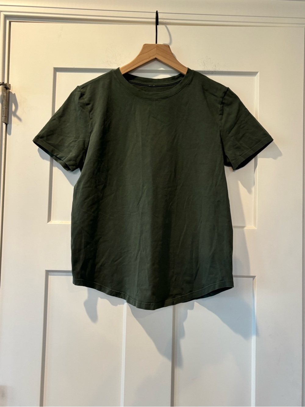 Lululemon Women's Short Sleeve Crew Tee in Deep Green Curved Hem M L